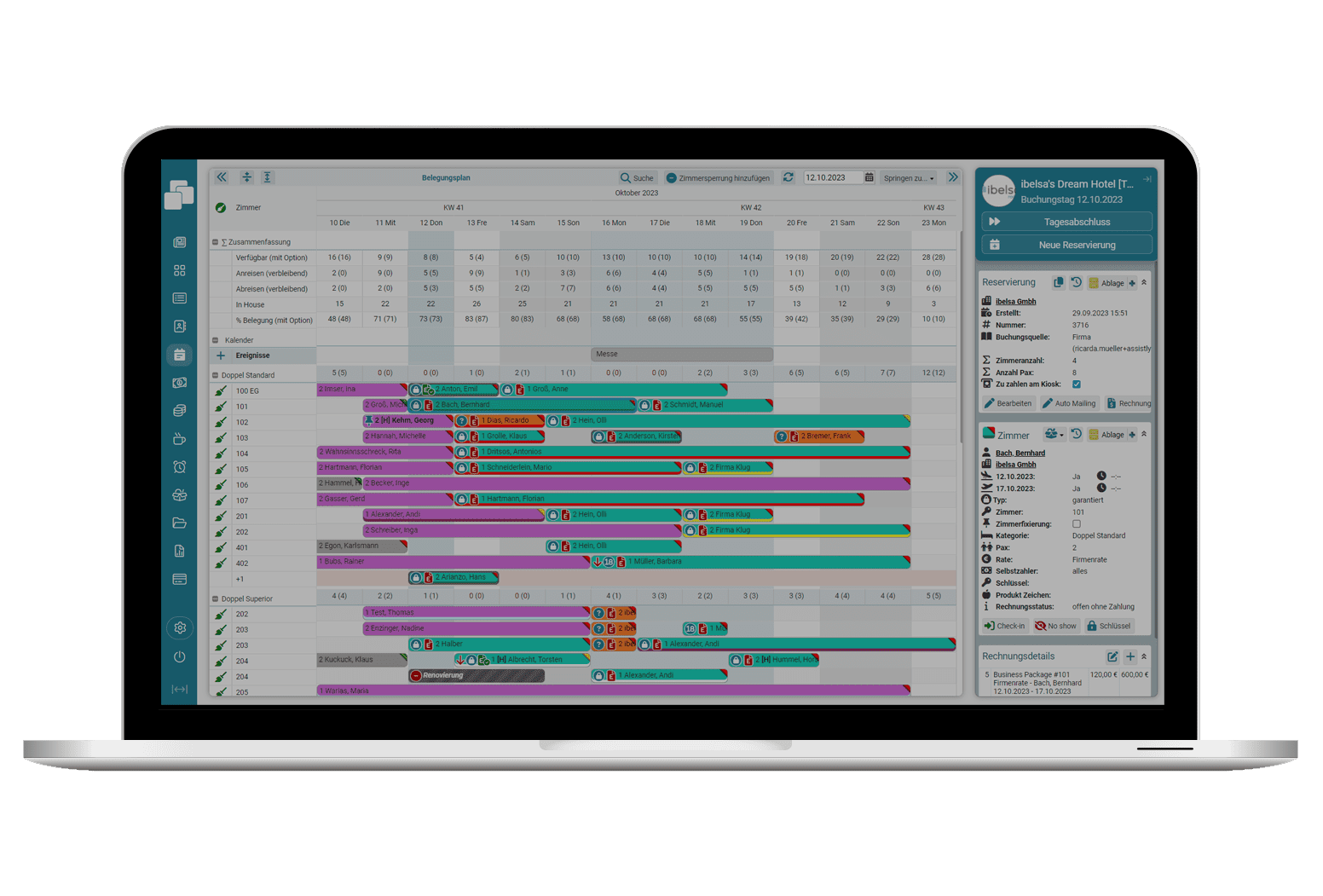 Reservierungen, Kategoriespiegel und Hausverfügbarkeit werden auf einen Blick erfasst. In der Sidebar checken Sie Gäste ein und aus, ergänzen Rechnungen und bearbeiten Kundendaten.